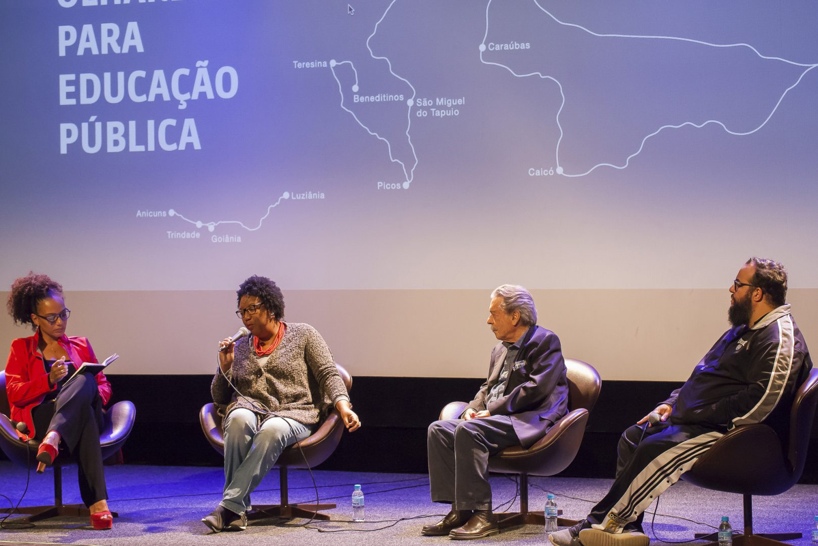 Educação é uma questão política, dizem convidados do último debate da série “Olhares para Educação Pública”
