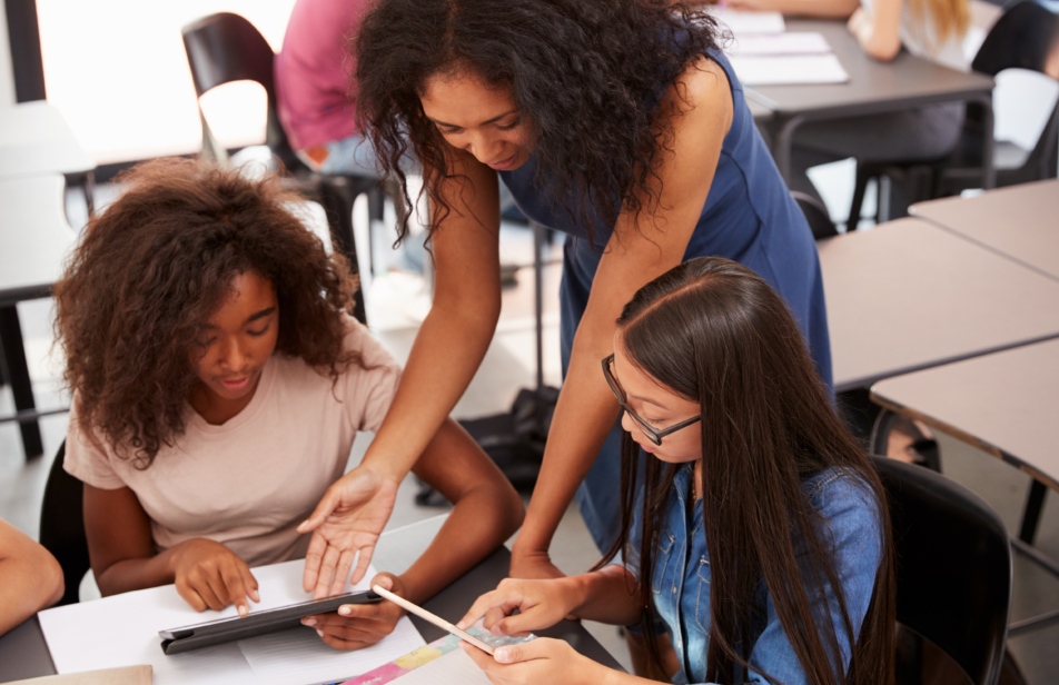 Tecnologia na educação, ensino híbrido e inovação pedagógica