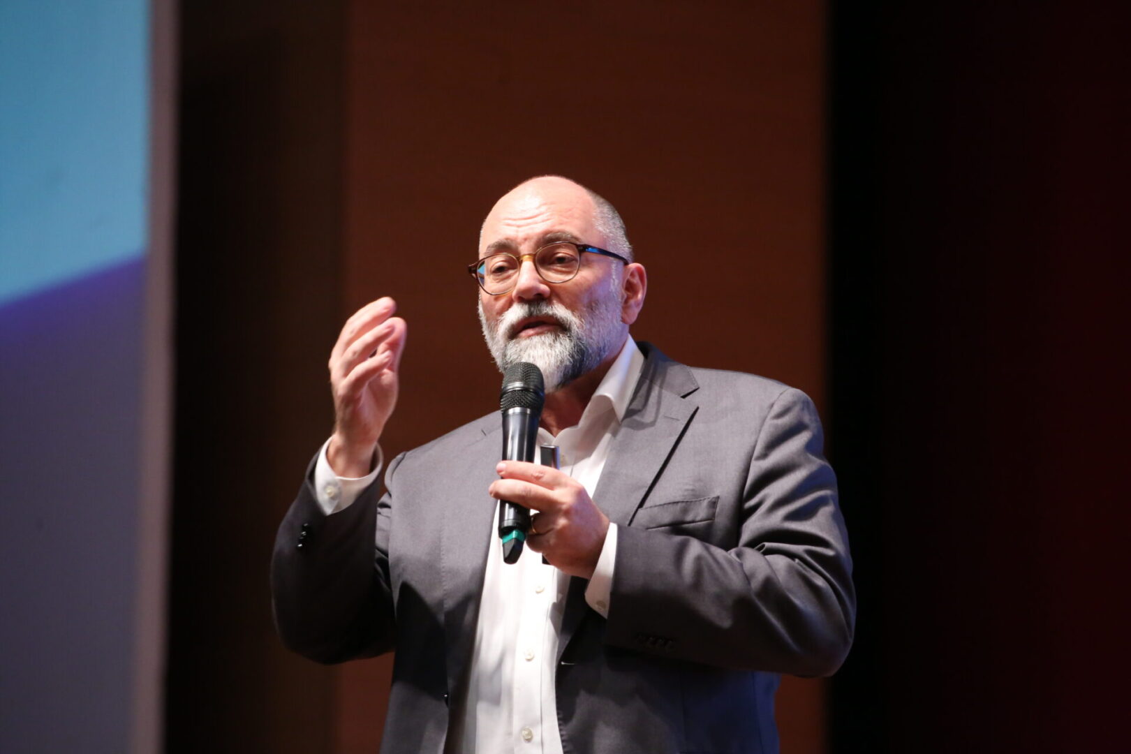 Seminário sobre equidade racial e gestão escolar discute caminhos e práticas para redução de diferenças entre o aprendizado de estudantes goianos
